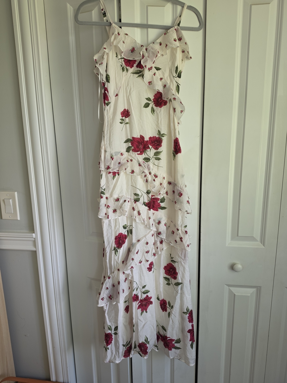 Jessica Simpson White Maxi Dress with Red Rose Print